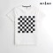 تيشيرت رجالي تصميم رقعة شطرنج لون أبيض